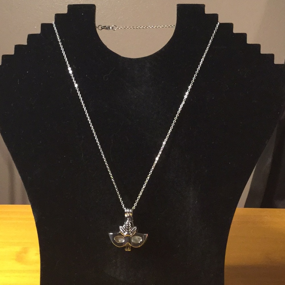 Necklace W/Real Pearls (Brand New!)